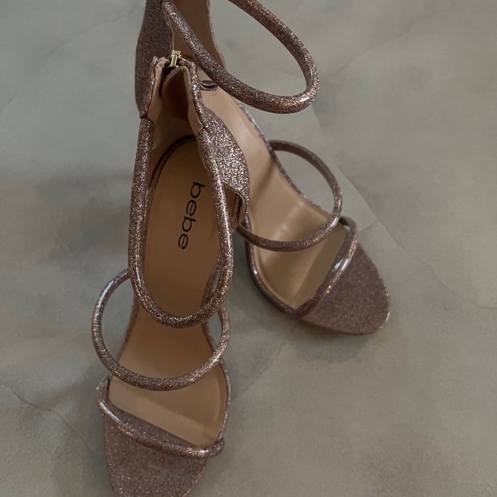 BEBE WOMEN'S BERDINE STRAPPY DRESS SANDALS